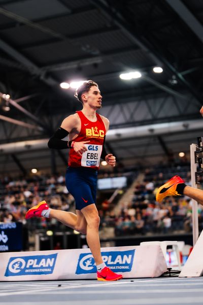 Felix Ebel (Braunschweiger Laufclub) im 3000m Finale am 17.02.2024 während den 71. Deutschen Leichtathletik-Hallenmeisterschaften in der QUARTERBACK Immobilien ARENA in Leipzig