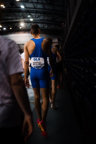 Florian Zittel (TV Wattenscheid 01) vor dem 1500m Finale am 18.02.2024 während den 71. Deutschen Leichtathletik-Hallenmeisterschaften in der QUARTERBACK Immobilien ARENA in Leipzig