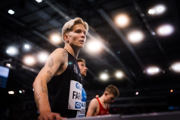 Robert Farken (SC DHfK Leipzig e.V.) an der Startlinie am 18.02.2024 während den 71. Deutschen Leichtathletik-Hallenmeisterschaften in der QUARTERBACK Immobilien ARENA in Leipzig