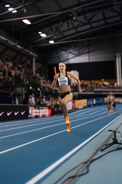 Janiak Michelle (SCC Berlin) in der 4x200m Staffel am 18.02.2024 während den 71. Deutschen Leichtathletik-Hallenmeisterschaften in der QUARTERBACK Immobilien ARENA in Leipzig