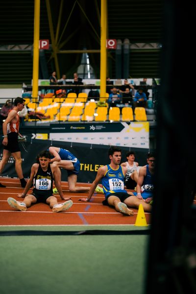 Levin Saveur (LG Stadtwerke München), Jonas Storch (LG Passau) waehrend der 55. Deutsche Jugend-Hallenmeisterschaften U20 am 24.02.2024 in der Helmut-Körnig-Halle in Dortmund