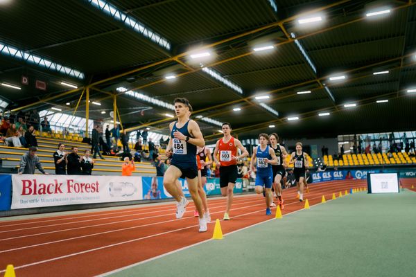 Nicolas Kopelsky (ATSV Saarbrücken), Tore Machnow (Dresdner SC 1898), Til Stephan (Hallesche Leichtathl.-Freunde) waehrend der 55. Deutsche Jugend-Hallenmeisterschaften U20 am 24.02.2024 in der Helmut-Körnig-Halle in Dortmund