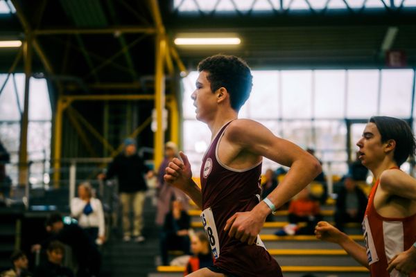 Janne Dankwerth (ASV Köln e. V.) im 1500m Vorlauf waehrend der 55. Deutsche Jugend-Hallenmeisterschaften U20 am 24.02.2024 in der Helmut-Körnig-Halle in Dortmund