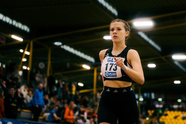 Mona Friedrich (LG Würm Athletik), waehrend der 55. Deutsche Jugend-Hallenmeisterschaften U20 am 24.02.2024 in der Helmut-Körnig-Halle in Dortmund