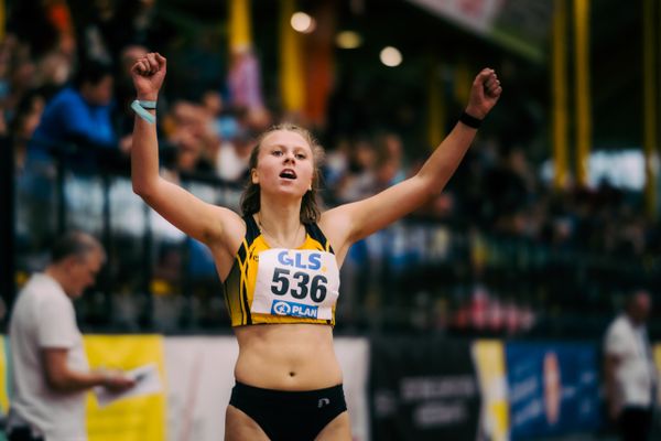 Mona Friedrich (LG Würm Athletik), waehrend der 55. Deutsche Jugend-Hallenmeisterschaften U20 am 24.02.2024 in der Helmut-Körnig-Halle in Dortmund