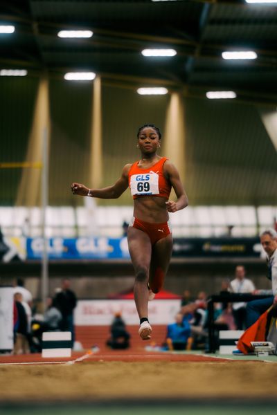 Grace Monono (LG Nord Berlin) waehrend der 55. Deutsche Jugend-Hallenmeisterschaften U20 am 24.02.2024 in der Helmut-Körnig-Halle in Dortmund