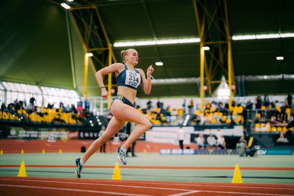 Pia Albers (VfL Löningen)  waehrend der 55. Deutsche Jugend-Hallenmeisterschaften U20 am 24.02.2024 in der Helmut-Körnig-Halle in Dortmund