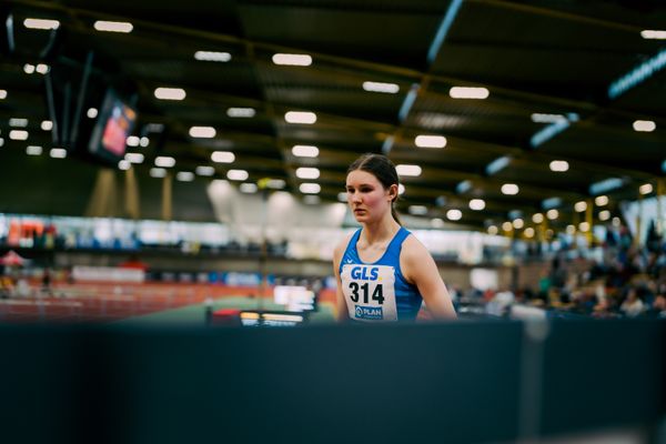 Mieke Wübben (LG Emstal Dörpen) waehrend der 55. Deutsche Jugend-Hallenmeisterschaften U20 am 24.02.2024 in der Helmut-Körnig-Halle in Dortmund