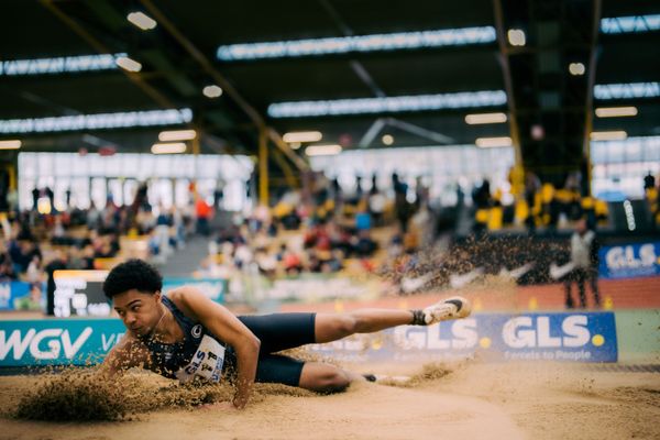 Joel Yamah (SCC Berlin) waehrend der 55. Deutsche Jugend-Hallenmeisterschaften U20 am 24.02.2024 in der Helmut-Körnig-Halle in Dortmund