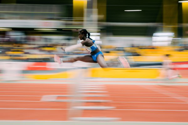 Bernice Amofa (VfL Stade) waehrend der 55. Deutsche Jugend-Hallenmeisterschaften U20 am 24.02.2024 in der Helmut-Körnig-Halle in Dortmund