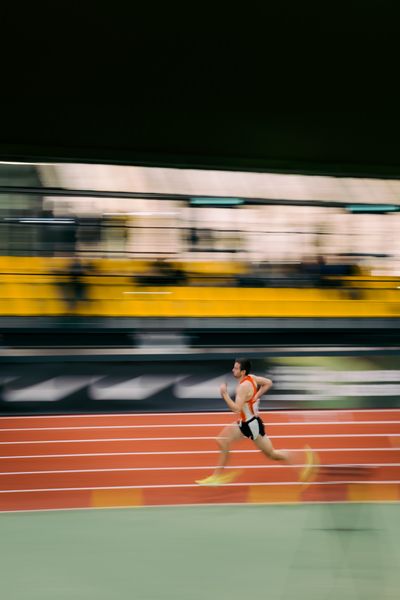 Marco Sietmann (LG Brillux Münster) waehrend der 55. Deutsche Jugend-Hallenmeisterschaften U20 am 24.02.2024 in der Helmut-Körnig-Halle in Dortmund