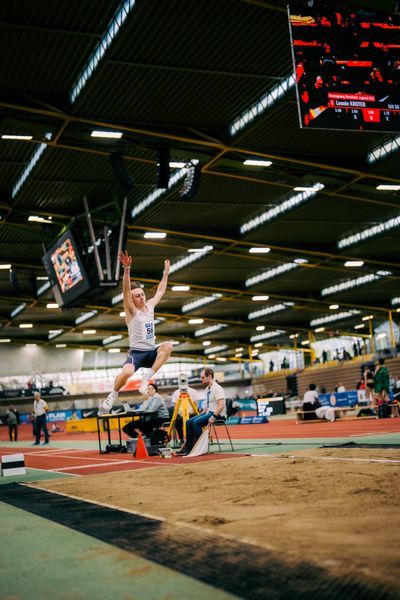 Amadeus Gräber (SV Leonardo-da-Vinci Nauen) waehrend der 55. Deutsche Jugend-Hallenmeisterschaften U20 am 25.02.2024 in der Helmut-Körnig-Halle in Dortmund