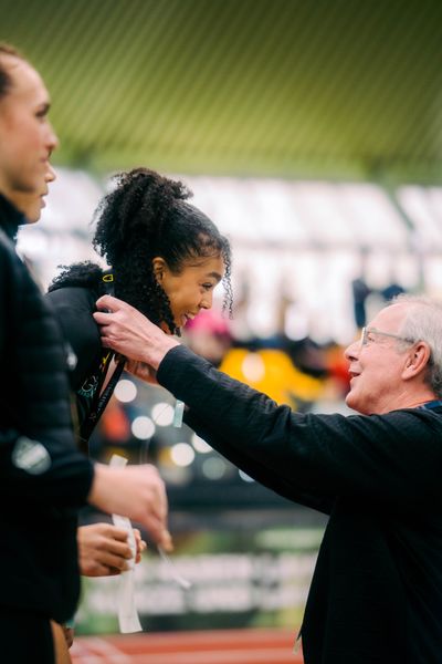 Ella Obeta (LG Eckental) waehrend der 55. Deutsche Jugend-Hallenmeisterschaften U20 am 25.02.2024 in der Helmut-Körnig-Halle in Dortmund