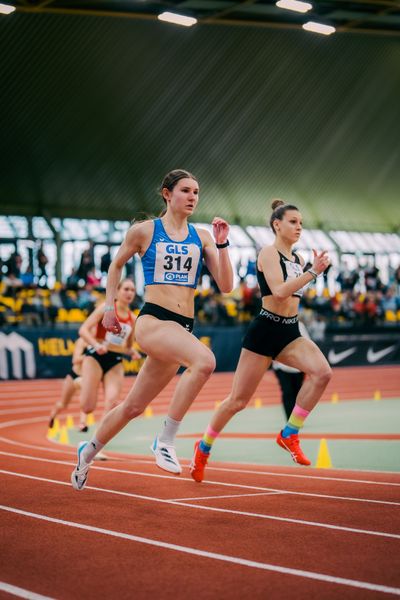 Mieke Wübben (LG Emstal Dörpen) waehrend der 55. Deutsche Jugend-Hallenmeisterschaften U20 am 25.02.2024 in der Helmut-Körnig-Halle in Dortmund