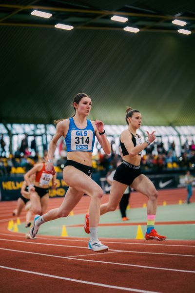 Mieke Wübben (LG Emstal Dörpen) waehrend der 55. Deutsche Jugend-Hallenmeisterschaften U20 am 25.02.2024 in der Helmut-Körnig-Halle in Dortmund