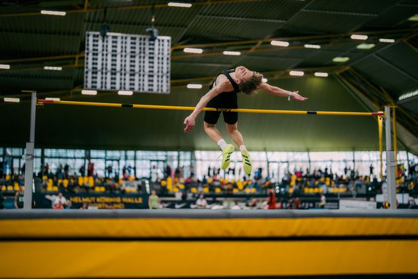 Keon Schmidt-Gothan (LG Stadtwerke München) waehrend der 55. Deutsche Jugend-Hallenmeisterschaften U20 am 25.02.2024 in der Helmut-Körnig-Halle in Dortmund