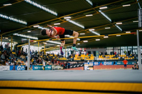 Nevio Völkel (LG Osnabrück) waehrend der 55. Deutsche Jugend-Hallenmeisterschaften U20 am 25.02.2024 in der Helmut-Körnig-Halle in Dortmund