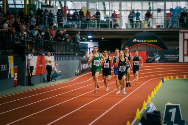 Max Husemann (Eintracht Hildesheim), Luis Krenzlin (SC DHfK Leipzig e.V.), Lucien Berger (Sportclub Magdeburg e.V.) im 400m Finale waehrend der 55. Deutsche Jugend-Hallenmeisterschaften U20 am 25.02.2024 in der Helmut-Körnig-Halle in Dortmund