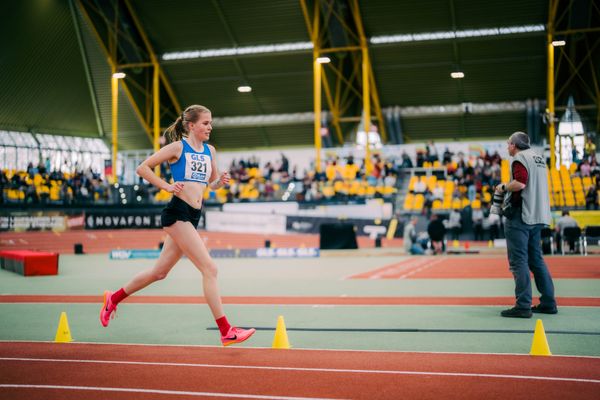 Annika Klezath (OTB Osnabrück) waehrend der 55. Deutsche Jugend-Hallenmeisterschaften U20 am 25.02.2024 in der Helmut-Körnig-Halle in Dortmund