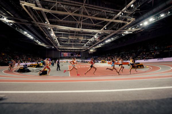 800m Fünfkampf Frauen mit Sofie Dokter (NED/NEtherlands), Sveva Gerevini (ITA/Italy), Noor Vidts (BEL/Belgium), Szabina Szucs (HUN/Hungary), Verena Mayr (AUT/Austria), Bianca Salming (SWE/Sweden), Yuliya Loban (UKR/Ukraine), Saga Vanninen (FIN/Finland), Chari Hawkins (USA/United States of America), Abigail Pawlett (GBR/Great Britain) am 01.03.2024 bei den World Athletics Indoor Championships in Glasgow (Schottland / Vereinigtes Königreich)