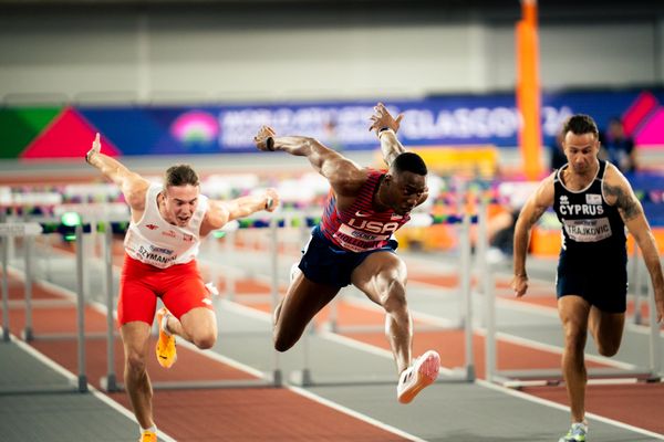 Jakub Szymanski (POL/Poland), Grant Holloway (USA/United States of America) im 60 Hürden Finale am 02.03.2024 bei den World Athletics Indoor Championships in Glasgow (Schottland / Vereinigtes Königreich)