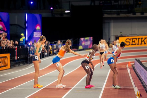 Letzter Wechsel 4x400m Staffeln mit Sharlene Mawdsley (IRL/Ireland), Femke Bol (NED/Netherlands), Cynthia Bolingo (BEL/Belgium), Bailey Lear (USA/United States of America) am 03.03.2024 bei den World Athletics Indoor Championships in Glasgow (Schottland / Vereinigtes Königreich)