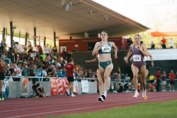 Lera Miller (GER/VfL Löningen), Vanessa Mikitenko (GER/SSC Hanau-Rodenbach) am 11.05.2024 während der 8. PUMA NITRO Lange Laufnacht im Carl-Kaufmann-Stadion in Karlsruhe