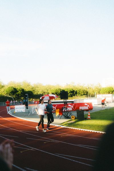 Gesa Felicitas Krause (GER/Silvesterlauf Trier), Hanna Klein (GER/LAV Stadtwerke Tübingen) am 11.05.2024 während der 8. PUMA NITRO Lange Laufnacht im Carl-Kaufmann-Stadion in Karlsruhe