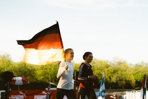 Olivia Gürth (GER/Silvesterlauf Trier), Vera Coutellier (GER/ASV Köln e. V.) am 11.05.2024 während der 8. PUMA NITRO Lange Laufnacht im Carl-Kaufmann-Stadion in Karlsruhe