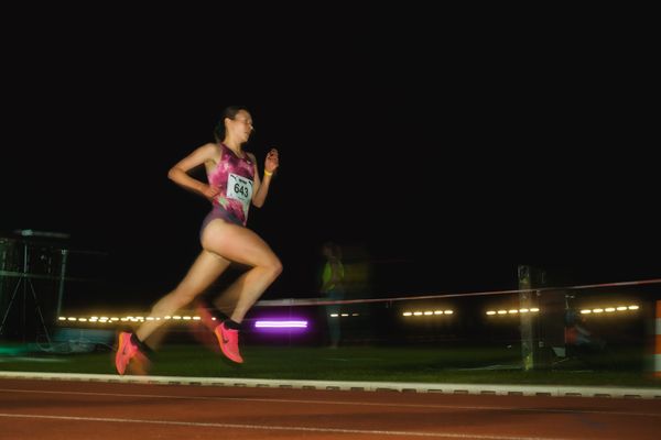 Hanna Klein (GER/LAV Stadtwerke Tübingen) am 11.05.2024 während der 8. PUMA NITRO Lange Laufnacht im Carl-Kaufmann-Stadion in Karlsruhe