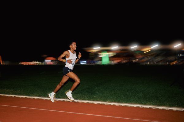 Ali Abdi Salam (SOM/LC Uster)) am 11.05.2024 während der 8. PUMA NITRO Lange Laufnacht im Carl-Kaufmann-Stadion in Karlsruhe