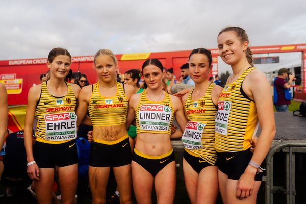 Julia Ehrle (Germany), Ada Werner (Germany), Jule Jutta Lindner (Germany), Emily Junginger (Germany), Adia Budde (Germany) am 08.12.2024 bei den Crosslauf-Europameisterschaften in Antalya
