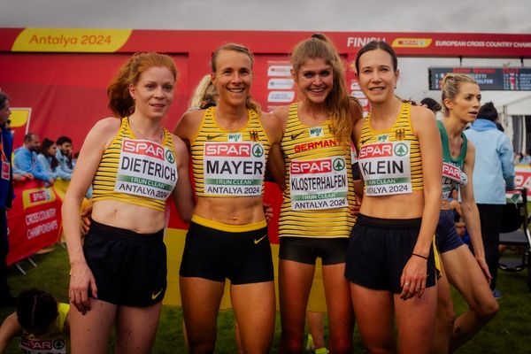 Eva Dieterich (Germany), Domenika Mayer (Germany), Konstanze Klosterhalfen (Germany), Hanna Klein (Germany) am 08.12.2024 bei den Crosslauf-Europameisterschaften in Antalya