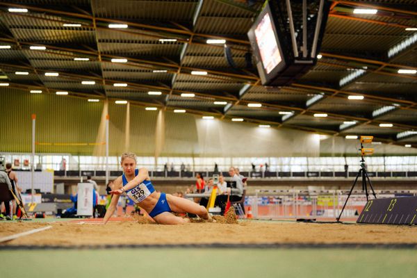 Lotta-Henrike Werner (LG Weserbergland) im Dreipsrung während den deutschen Jugend-Hallenmeisterschaften U20 am 15.02.2025 in der Helmut-Körnig-Halle in Dortmund