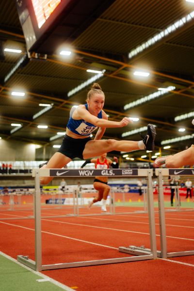 Svea Funck (TV Jahn Walsrode) waehrend den deutschen Jugend-Hallenmeisterschaften U20 am 15.02.2025 in der Helmut-Körnig-Halle in Dortmund