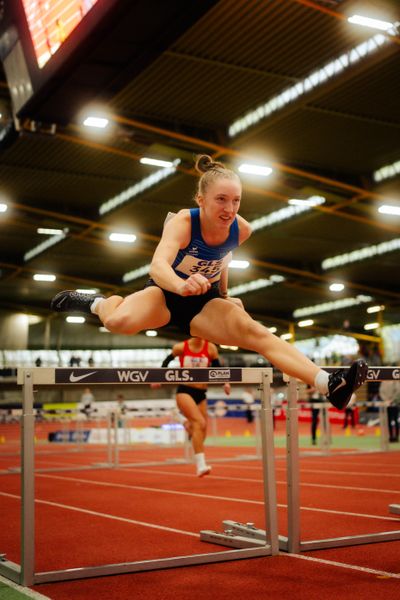 Svea Funck (TV Jahn Walsrode) waehrend den deutschen Jugend-Hallenmeisterschaften U20 am 15.02.2025 in der Helmut-Körnig-Halle in Dortmund