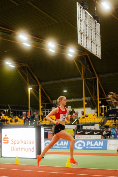 Marie Pröpsting (VfL Eintracht Hannover) waehrend den deutschen Jugend-Hallenmeisterschaften U20 am 15.02.2025 in der Helmut-Körnig-Halle in Dortmund
