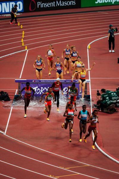 Gesa Felicitas Krause (GER), Lea Meyer (GER) during the World Athletics Championships on 17.09.2025 in Tokyo.