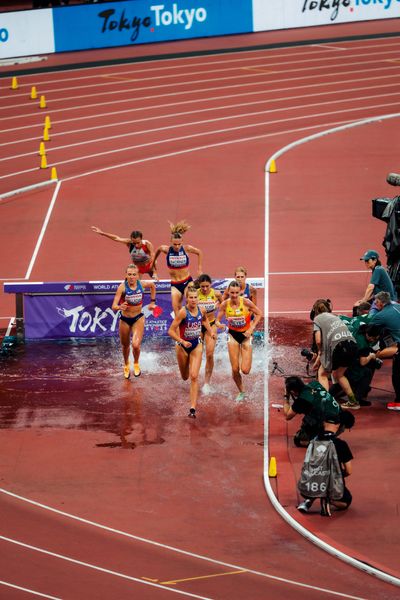 Lea Meyer (GER), Gesa Felicitas Krause (GER) during the World Athletics Championships on 17.09.2025 in Tokyo.