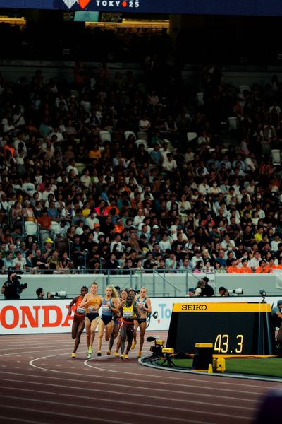 Jemma Reekie (GBR), Smilla Kolbe (GER), Lilian Odira (KEN), Halimah Nakaayi (UGA) during the World Athletics Championships on 18.09.2025 in Tokyo.