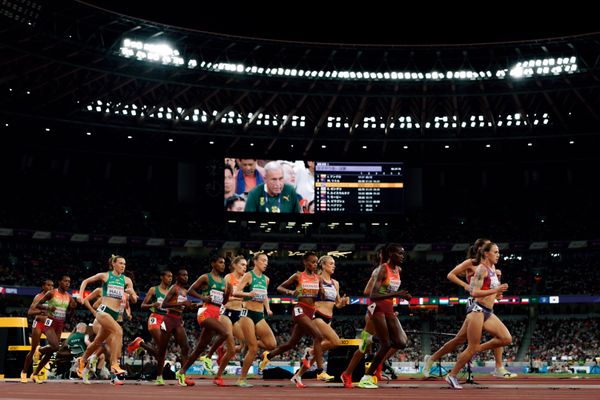 Beatrice Chebet (KEN), Faith Kipyegon (KEN), Linden Hall (AUS), Medina Eisa (ETH), Hannah Nuttall (GBR) during the World Athletics Championships on 20.09.2025 in Tokyo.