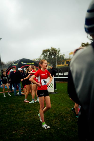Mia Bonekamp (LG Brillux Münster) im Lauf L01 - Weibliche Jugend U18 bei den Deutschen Meisterschaften im Crosslauf auf dem Sportgelände Bürgerpark Nord am 29.11.2025 in Darmstadt