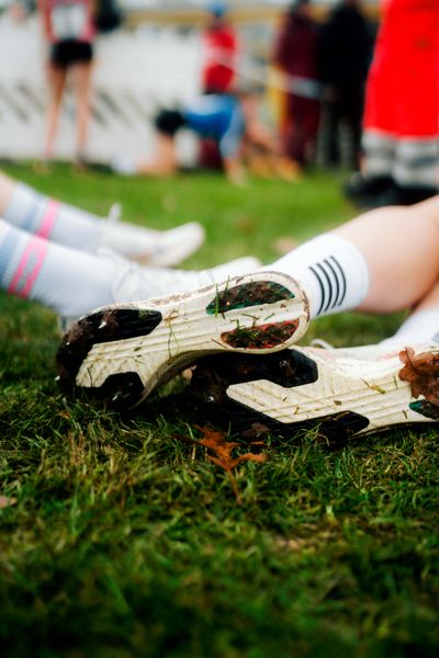 Impressionen: Crossspikes bei den Deutschen Meisterschaften im Crosslauf auf dem Sportgelände Bürgerpark Nord am 29.11.2025 in Darmstadt