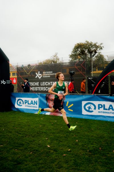 Paul Euskirchen (Eintracht Hildesheim) im Lauf L02 - Männliche Jugend U18 bei den Deutschen Meisterschaften im Crosslauf auf dem Sportgelände Bürgerpark Nord am 29.11.2025 in Darmstadt