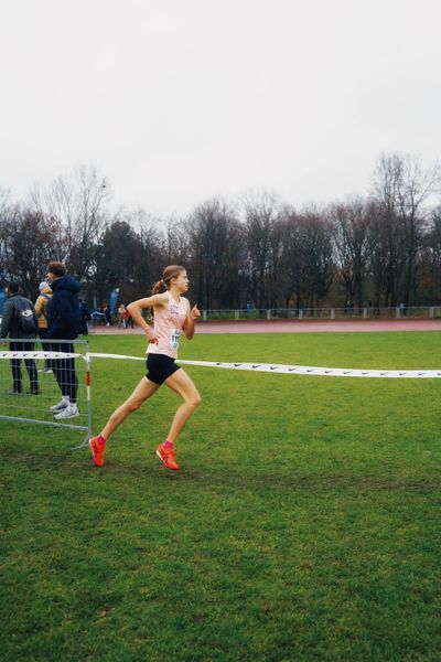 Julia Ehrle (LG farbtex Nordschwarzwald) im Lauf L03 - Weibliche Jugend U20 bei den Deutschen Meisterschaften im Crosslauf auf dem Sportgelände Bürgerpark Nord am 29.11.2025 in Darmstadt