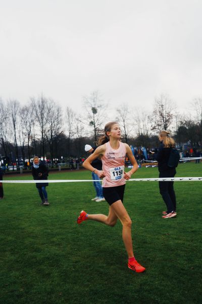 Julia Ehrle (LG farbtex Nordschwarzwald) im Lauf L03 - Weibliche Jugend U20 bei den Deutschen Meisterschaften im Crosslauf auf dem Sportgelände Bürgerpark Nord am 29.11.2025 in Darmstadt