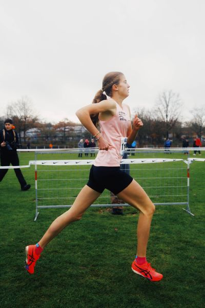 Julia Ehrle (LG farbtex Nordschwarzwald) im Lauf L03 - Weibliche Jugend U20 bei den Deutschen Meisterschaften im Crosslauf auf dem Sportgelände Bürgerpark Nord am 29.11.2025 in Darmstadt