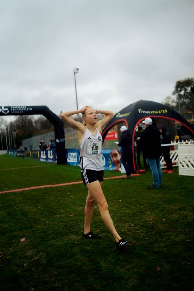Ada Werner (SCC Berlin) im Lauf L03 - Weibliche Jugend U20 bei den Deutschen Meisterschaften im Crosslauf auf dem Sportgelände Bürgerpark Nord am 29.11.2025 in Darmstadt