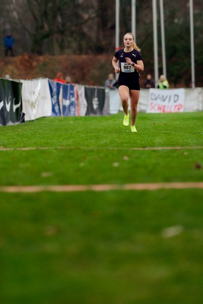Gloria Herold (Erfurter LAC) im Lauf L03 - Weibliche Jugend U20 bei den Deutschen Meisterschaften im Crosslauf auf dem Sportgelände Bürgerpark Nord am 29.11.2025 in Darmstadt