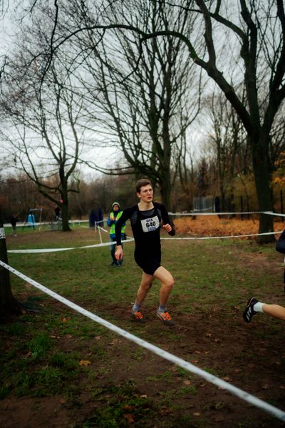 Robin Max Petermann (TV Lilienthal) im Lauf L04 - Männliche Jugend U20 bei den Deutschen Meisterschaften im Crosslauf auf dem Sportgelände Bürgerpark Nord am 29.11.2025 in Darmstadt